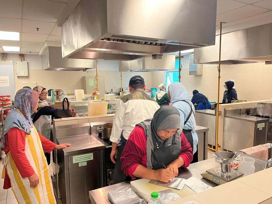 LATIHAN USAHAWAN PRODUK MAKANAN RETORT