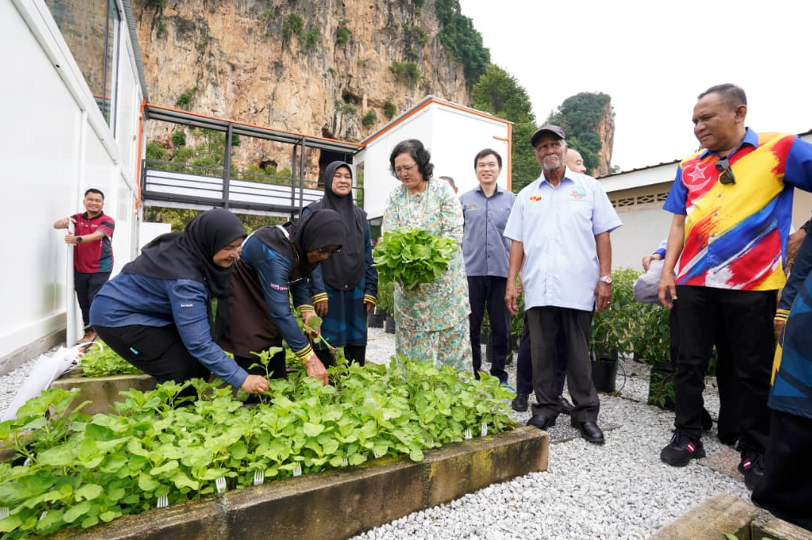 KEBUN PERTANIAN KOMUNITI